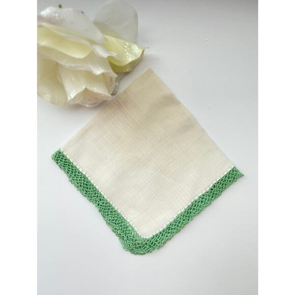 Vintage White Embroidered Boarder Hankie - Picture 1 of 6